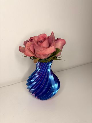 Vaso cangiante blu e rosa