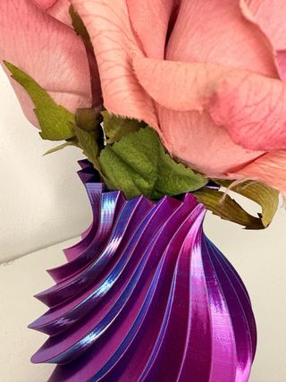 Vaso cangiante blu e rosa