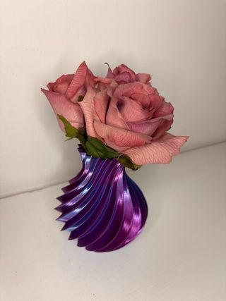 Vaso cangiante blu e rosa