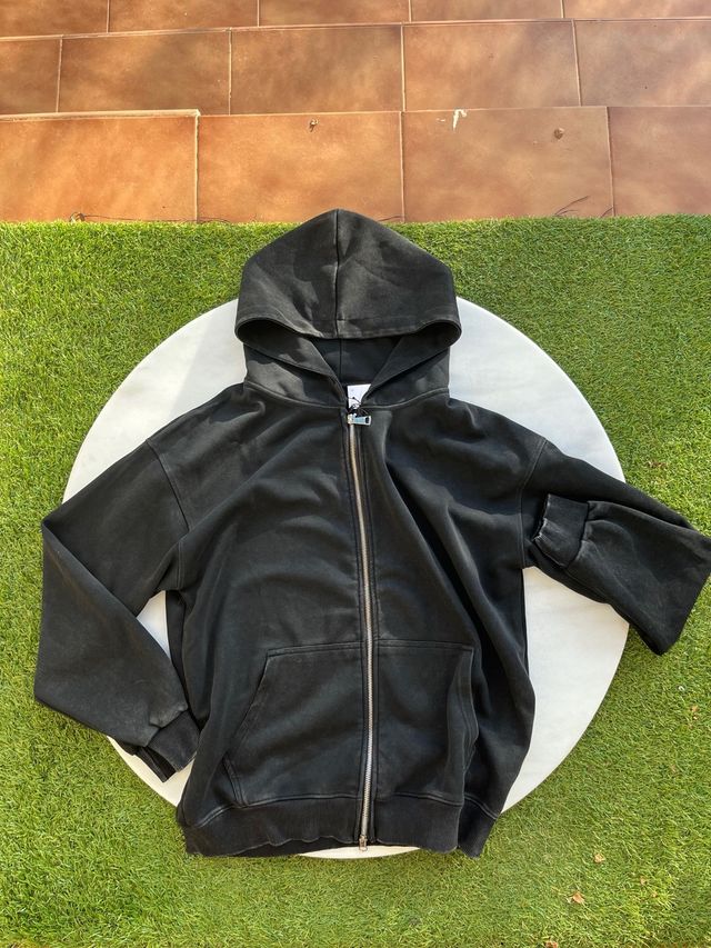 Sudadera con cremallera Zara Negra