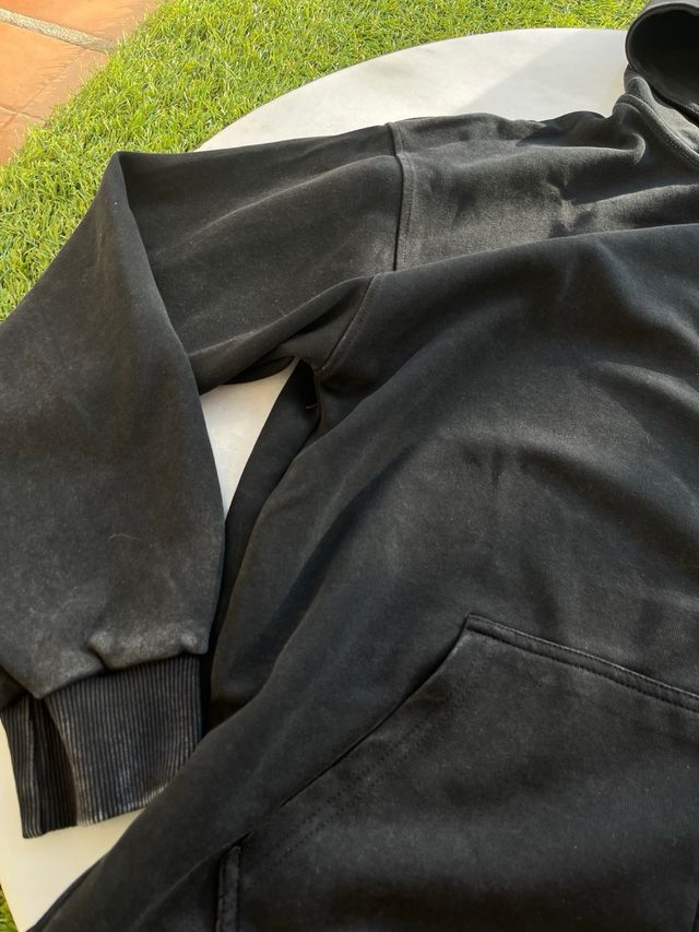 Sudadera con cremallera Zara Negra