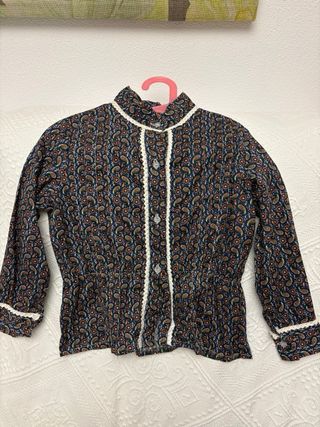 Traje casero estampado floral talla 06