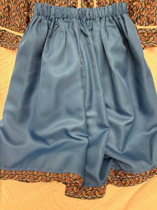 Traje casero estampado floral talla 06