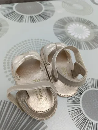 Sandalias bebé con lazo