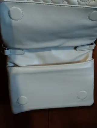 Bolso hombro cadena.