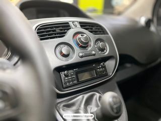 5 PLAZAS, RENUALT KANGOO CON 2 AÑOS DE GARANTIA