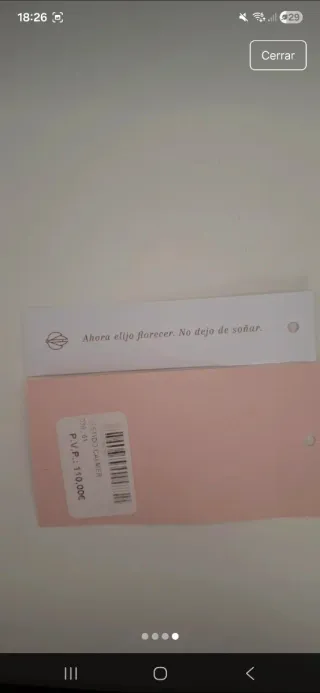 Vestido satinado morado fruncido invitada