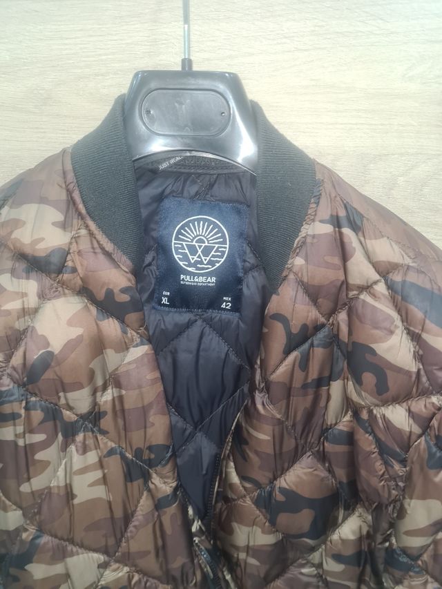 Chaqueta Bomber Pull&Bear Camuflaje