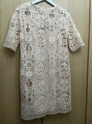 Vestido Zara encaje beige