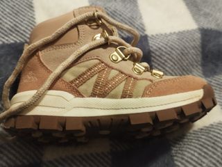 Bota niña Montaña Next Talla 24