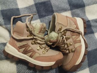 Bota niña Montaña Next Talla 24