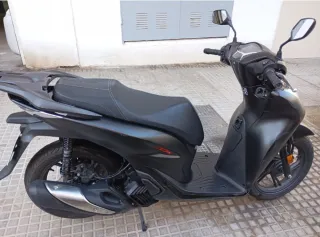 Honda SH125i versión Sport negro mate