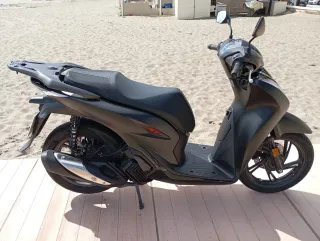 Honda SH125i versión Sport negro mate