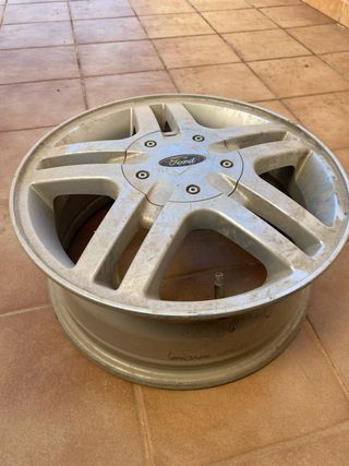 Llanta Ford 15 pulgadas