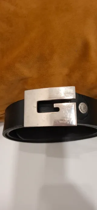 Cinturón Gucci Negro y Plateado Hebilla G