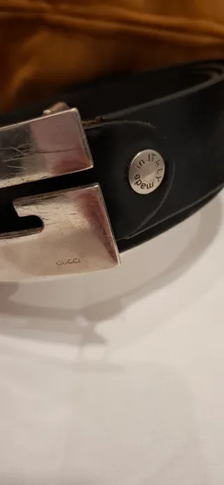 Cinturón Gucci Negro y Plateado Hebilla G