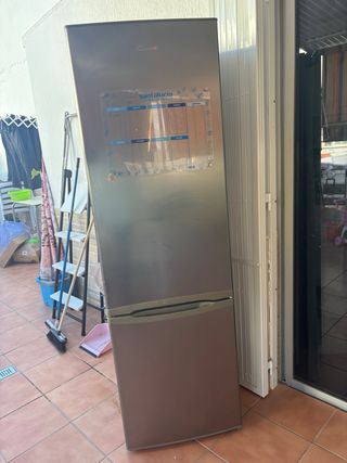 Nevera combi plateada