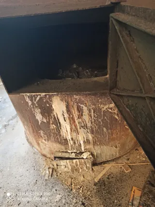 Estufa industrial de leña metálica