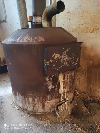 Estufa industrial de leña metálica