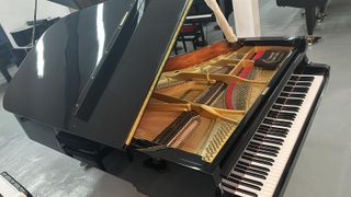 Piano de cola Kawai KG6c