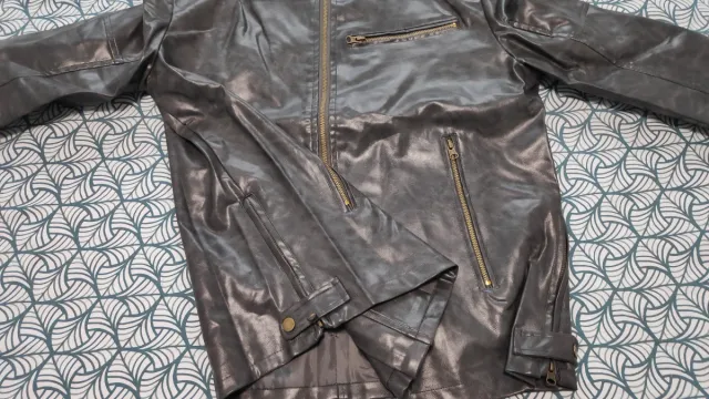 Cazadora cuero sintético PU negra