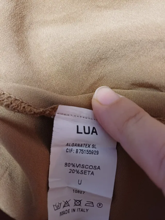 Falda midi satinada marrón