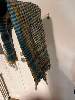 Sciarpa a quadri blu e gialla