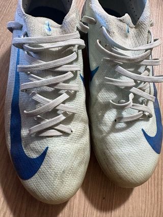 Scarpe da calcio Nike bianche e blu