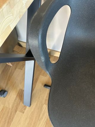 Silla escritorio  de diseño negra regulable en alt