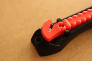 Martillo de seguridad 2 en 1.