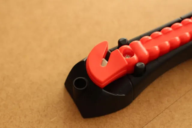 Martillo de seguridad 2 en 1.