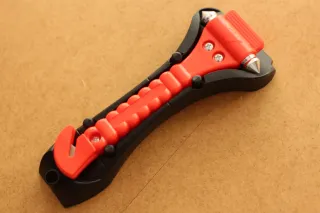 Martillo de seguridad 2 en 1.