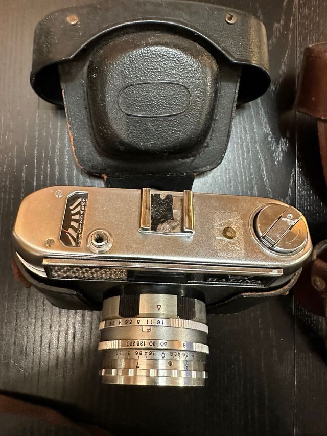 Antiche fotocamere Halina e Arette IA