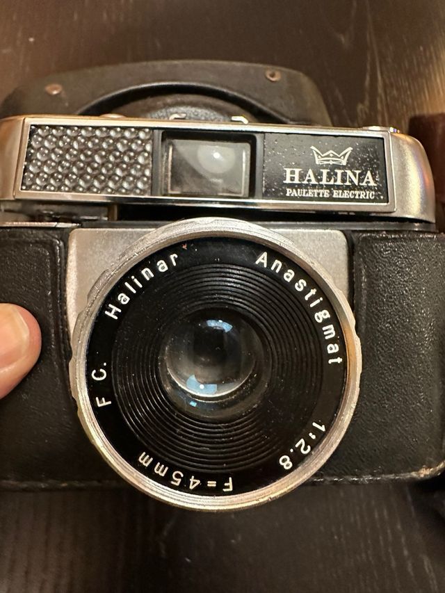 Antiche fotocamere Halina e Arette IA