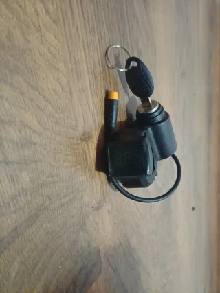 Llave de patinete eléctrico