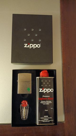 Set Accendino Zippo con Liquido