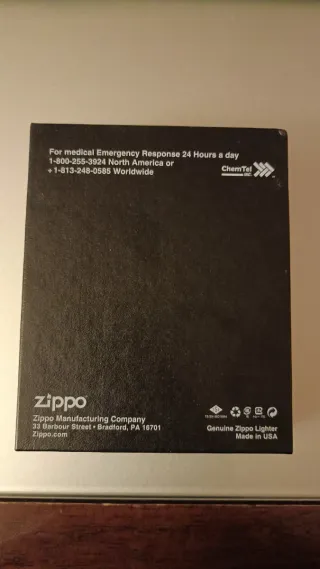 Set Accendino Zippo con Liquido