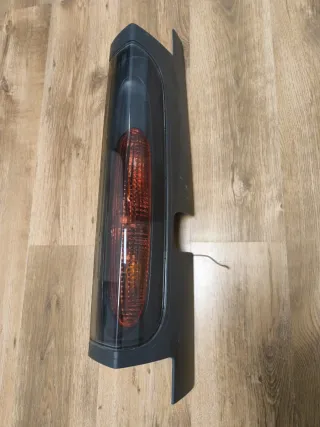 Piloto trasero derecho Renault Trafic