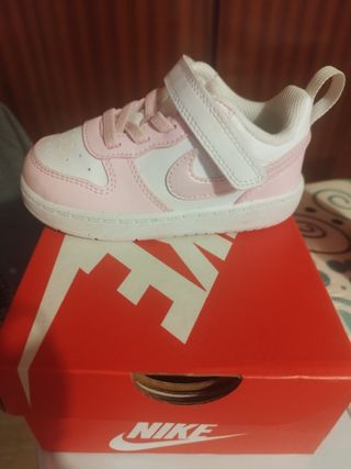 Bambas Nike Court Borough Niña Talla 23.5