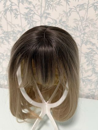 Preciosa Peluca Bob Degradada castaña y rubia