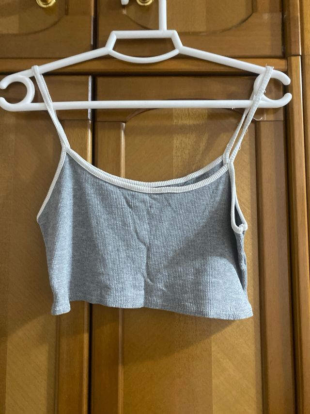 Tops 2x1 gris y blanco