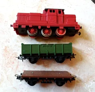 Lima Locomotiva Diesel V60 155 + vagoni merci H0