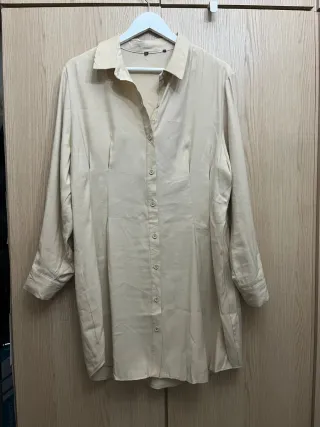 Vestido tipo camisa beige