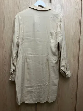 Vestido tipo camisa beige