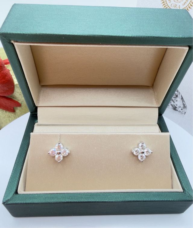 Orecchini quadrifoglio diamanti portafortuna