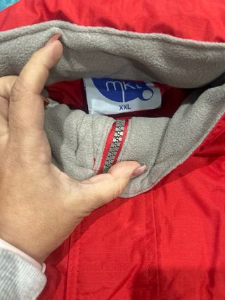 Chaquetón hombre rojo XXL muy abrigado.