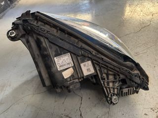 Faro Derecho Mercedes Clase C 2015