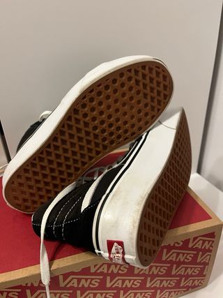 Zapatillas Vans Plataforma Negras y Blancas