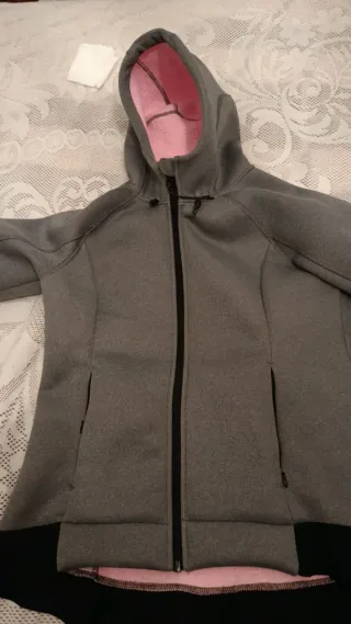 Chaqueta Neopreno Gris y Rosa con Capucha