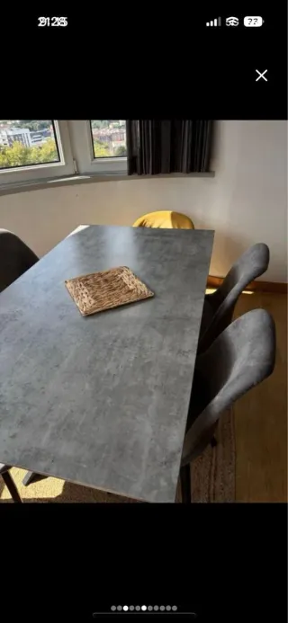 Mesa de comedor moderna piedra y madera
